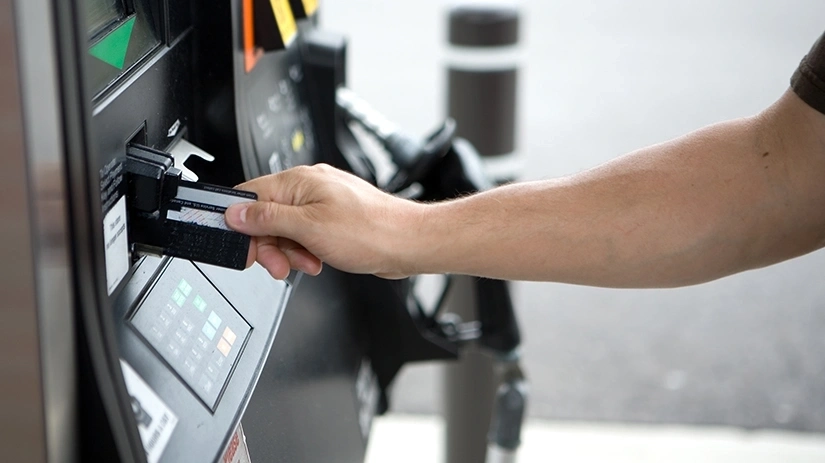 Płatność kartą na stacjach benzynowych